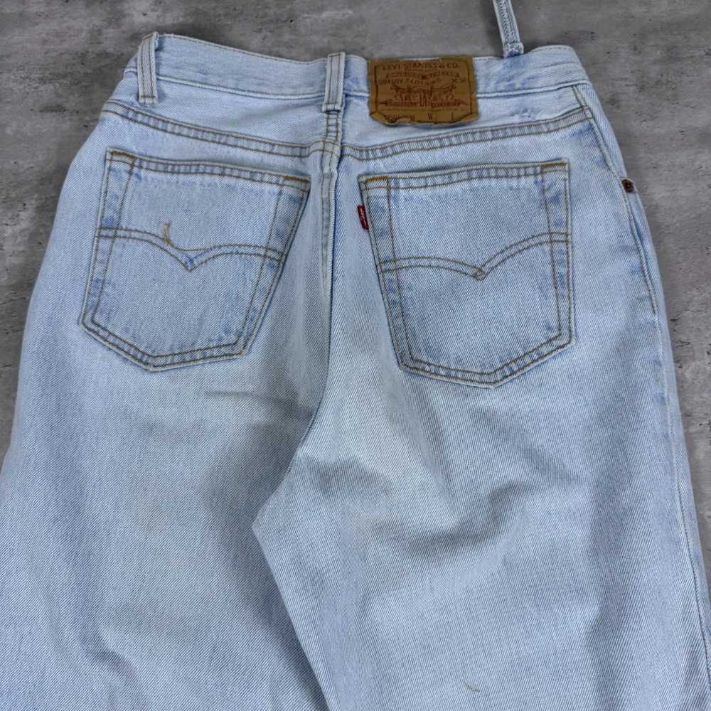Levi's 17501 Light Wash High Rise Jeans 9 M Light Blue 90s Vintage